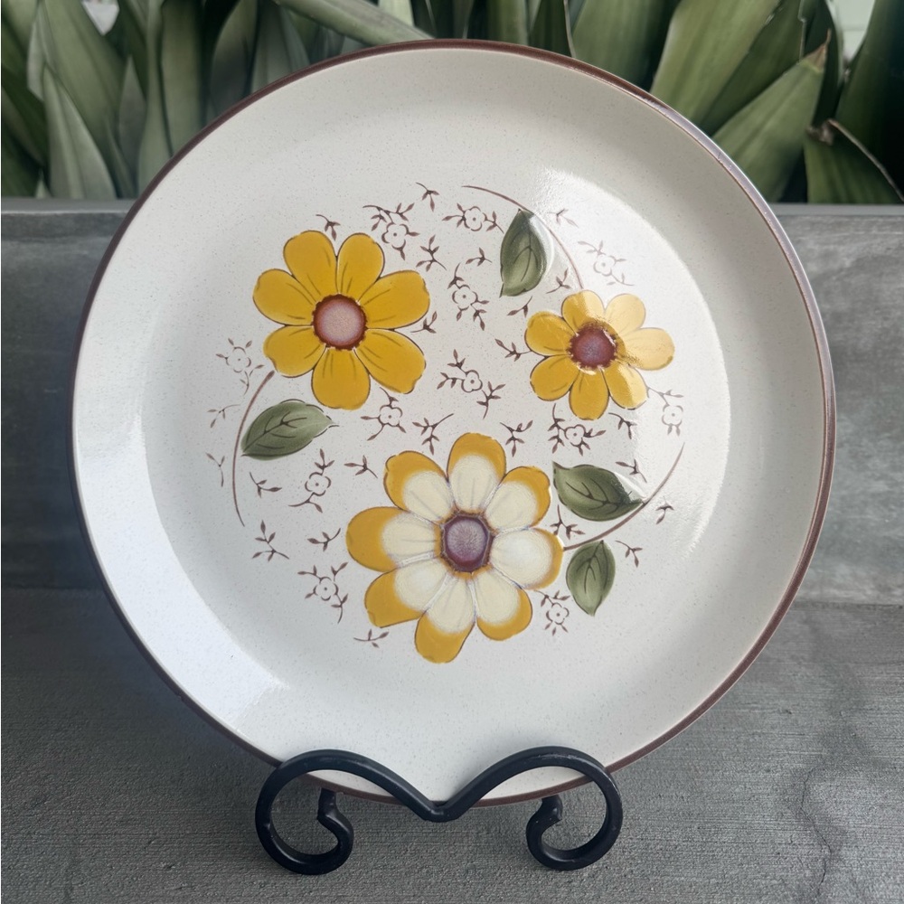 Berkeley House Stoneware - Sunshine K-752 Platter